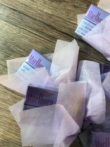 バラとタバコのコラボ