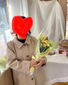 色んな思いをお花に託される方々…