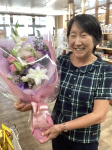 お花は元気に笑顔を