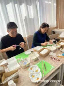 ポーセラーツ教室の生徒さん。