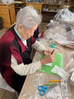 ポーセラーツ教室の生徒さん。